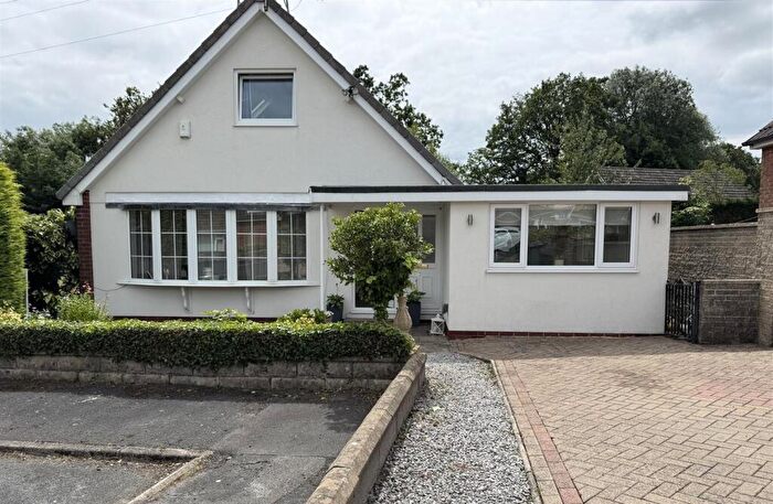 4 Bedroom Detached House For Sale In Pennine Drive, Scissett, Huddersfield, HD8