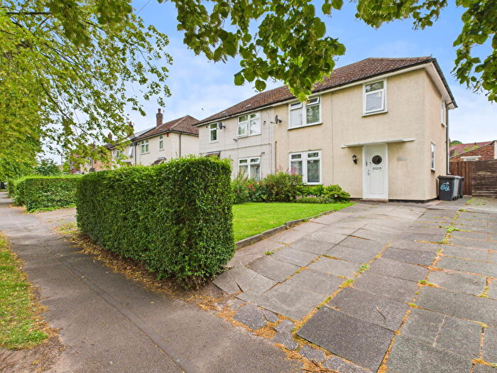 3 Bedroom Semi Detached House For Sale In Capenhurst Avenue, Crewe, CW2