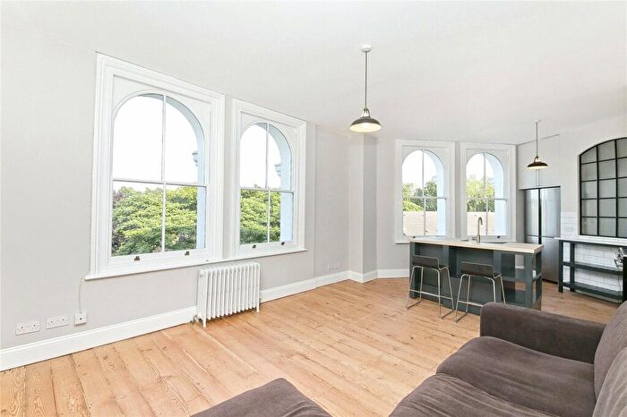 2 Bedroom Apartment To Rent In Wetherell Road, South Hackney, London, E9