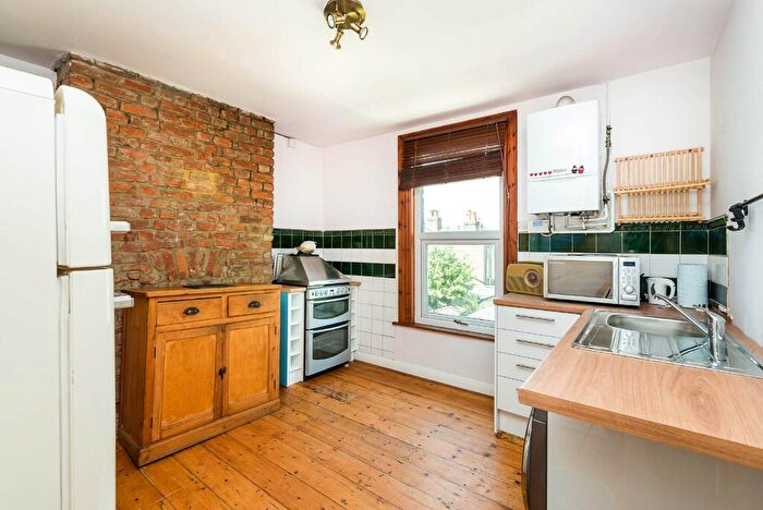 2 Bedroom Apartment To Rent In Southwell Road, London, SE5