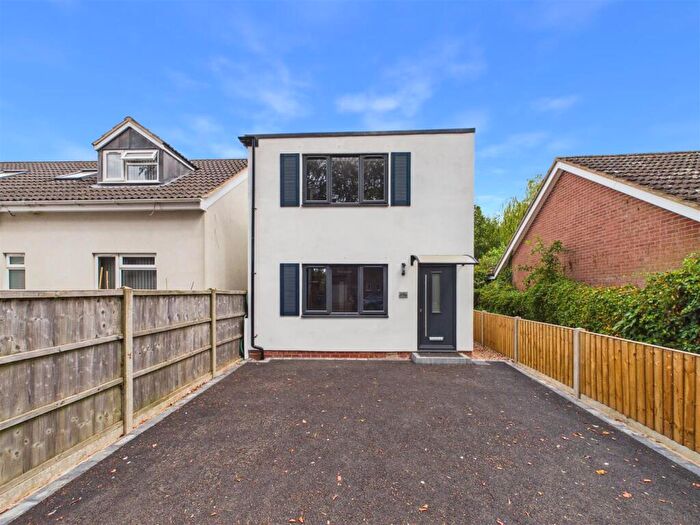 3 Bedroom Detached House For Sale In Dunsmore Avenue, Rugby, CV22