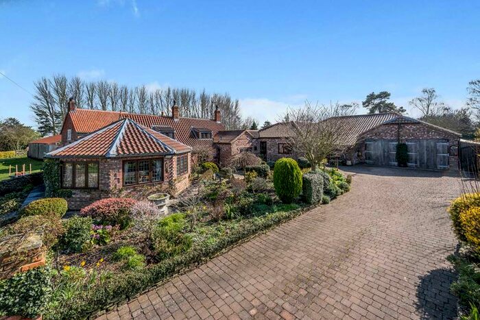 2 Bedroom Detached House For Sale In Humberside, Whitton, Scunthorpe, Lincolnshire, DN15