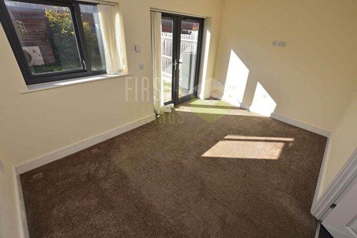 2 Bedroom Town House To Rent In Wheatsheaf Way, Clarendon Park, LE2