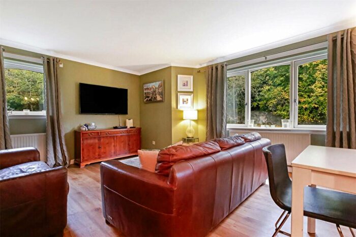 2 Bedroom Flat For Sale In Riverside Park, Linnpark Avenue, Netherlee, East Renfrewshire, G44