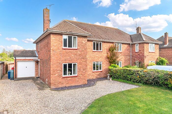 3 Bedroom Semi-detached House For Sale In Burma Road, Duxford, CB22