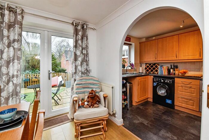 3 Bedroom End Of Terrace House For Sale In Curlew Drive, Chippenham, SN14