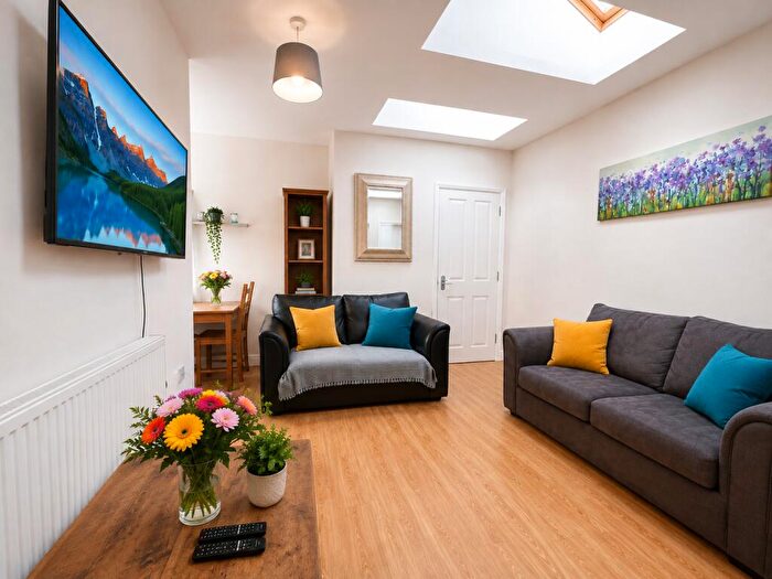 3 Bedroom Maisonette To Rent In Bed Pierrepont Road, West Bridgford, Nottingham, NG2