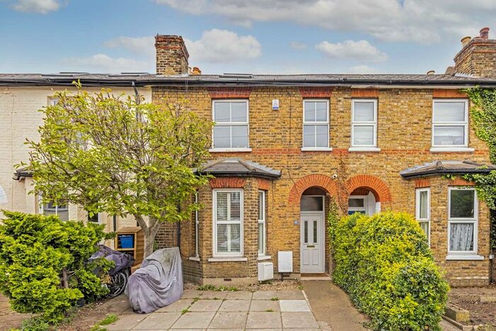 4 Bedroom Terraced House To Rent In Manor Road, Richmond, TW9