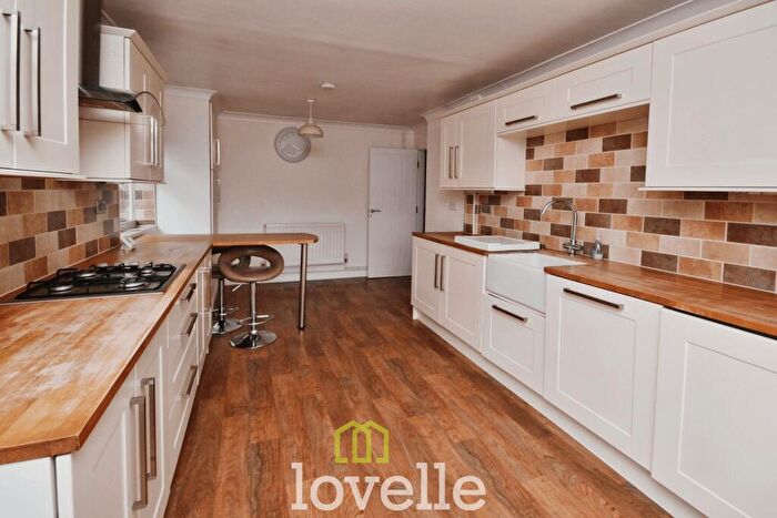 2 Bedroom Semi-Detached Bungalow For Sale In Eastfield, Humberston, DN36