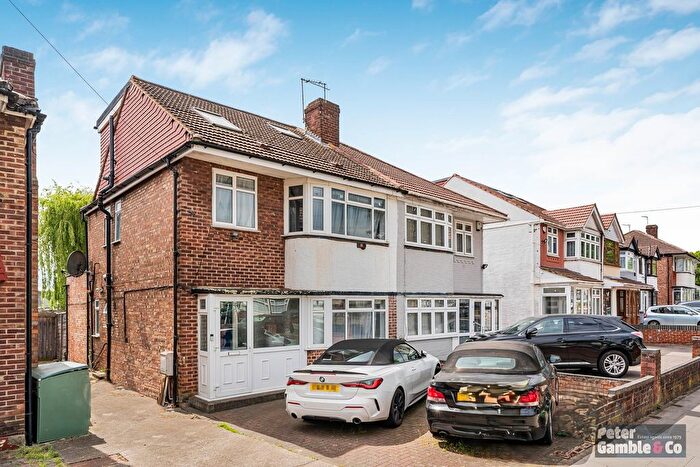 5 Bedroom Property For Sale In Bilton Road, Perivale, Greenford, UB6