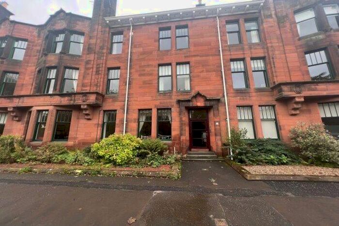 3 Bedroom Flat To Rent In Fotheringay Road, Glasgow, G41