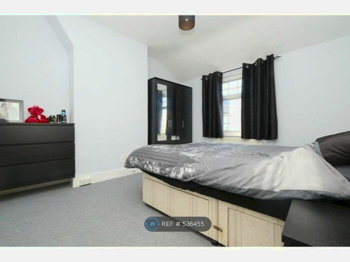2 Bedroom End Of Terrace House To Rent In Sun Road, Swanscombe, DA10