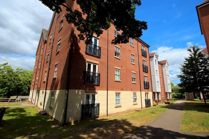 2 Bedroom Flat To Rent In Bessemer Close, Basildon, SS16