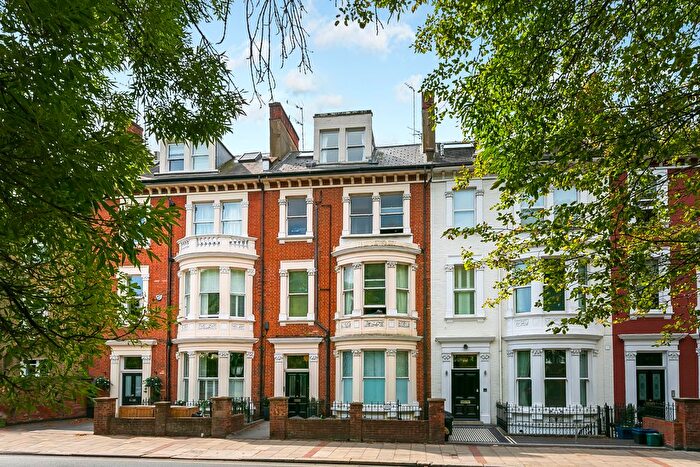 1 Bedroom Flat To Rent In Petersham Road, Richmond, TW10