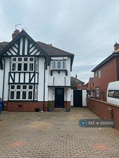 3 Bedroom Semi-Detached House To Rent In Bennetthorpe, Doncaster, DN2