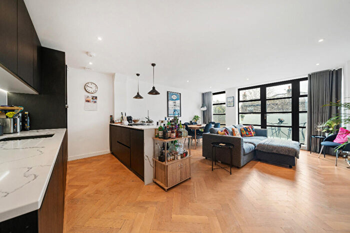 2 Bedroom Flat To Rent In Bellenden Road, London, SE15