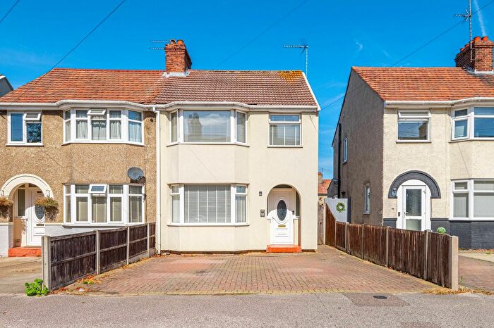 3 Bedroom Semi-Detached House For Sale In Kimberley Road, Lowestoft, NR33