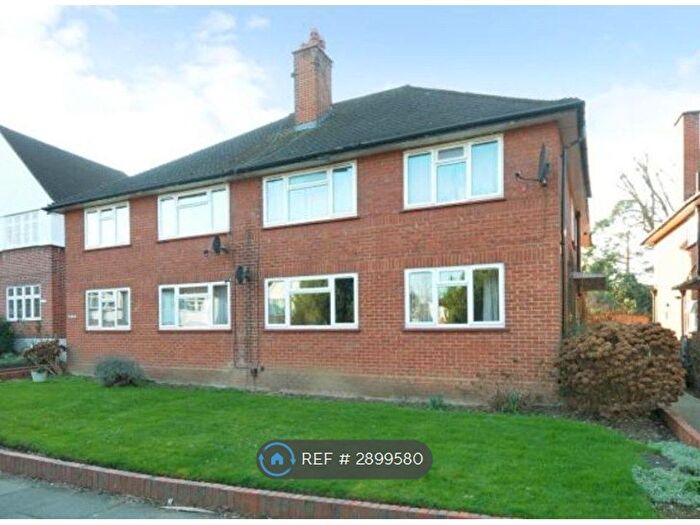 2 Bedroom Maisonette To Rent In Lloyd Court, Pinner, HA5