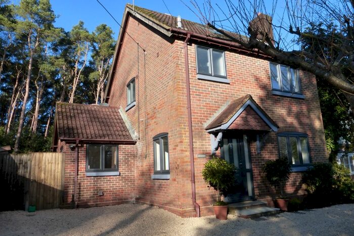 4 Bedroom Detached House To Rent In Awbridge, Romsey, Hampshire, SO51