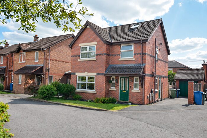 3 Bedroom Detached House For Sale In Clondberry Close, Tyldesley, M29