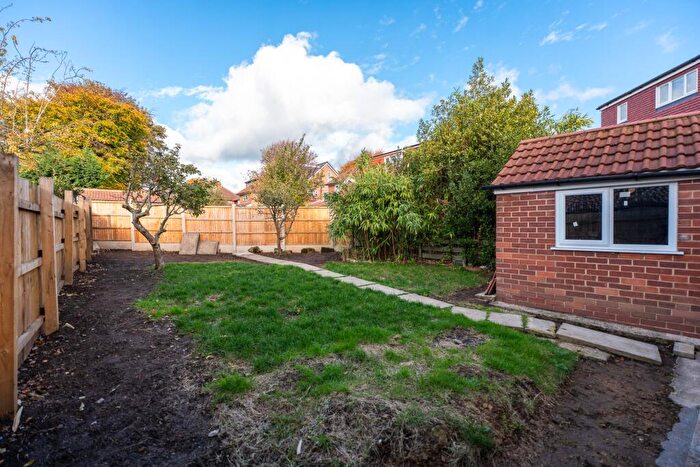 3 Bedroom Semi Detached House To Rent In Lambert Avenue, Leeds, LS8