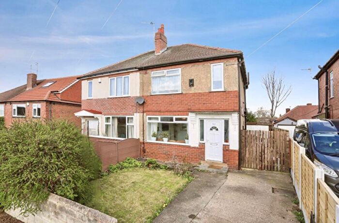 3 Bedroom Semi-Detached House To Rent In Sandway, Leeds, LS15
