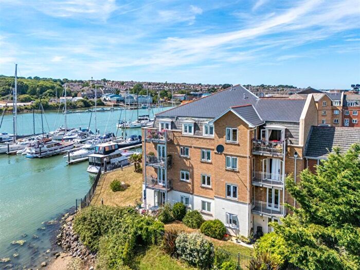 3 Bedroom Apartment For Sale In Medina View, East Cowes, PO32