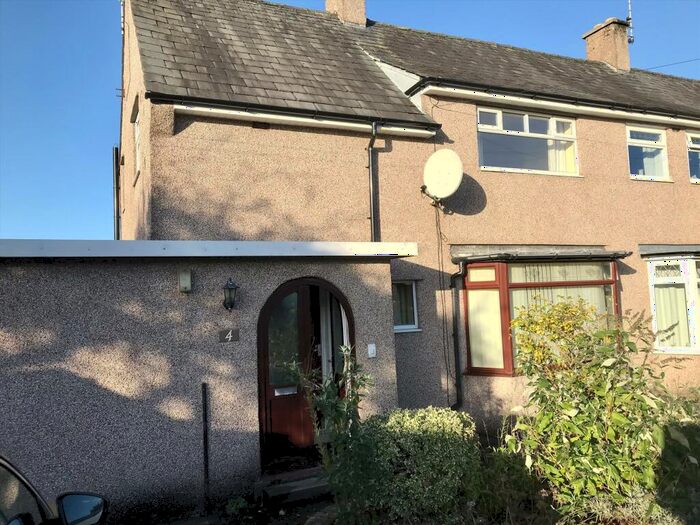 3 Bedroom Semi-Detached House To Rent In Ashford Close, Lancaster, LA1