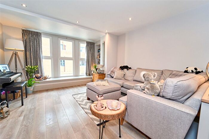 2 Bedroom Flat For Sale In The Causeway, Teddington, Middlesex, TW11