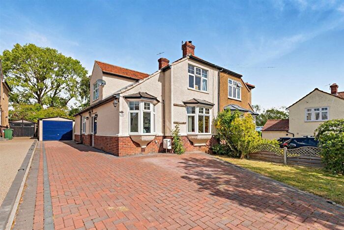 3 Bedroom Semi Detached House For Sale In Grace Avenue, Maidstone, ME16