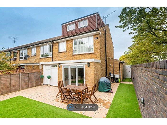 5 Bedroom End Of Terrace House To Rent In Chartfield Square, London, SW15
