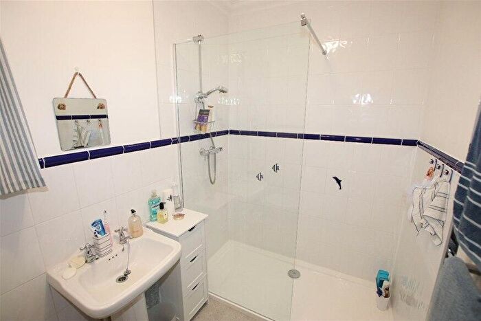 2 Bedroom Flat For Sale In Harold Road, Clacton On Sea, CO15