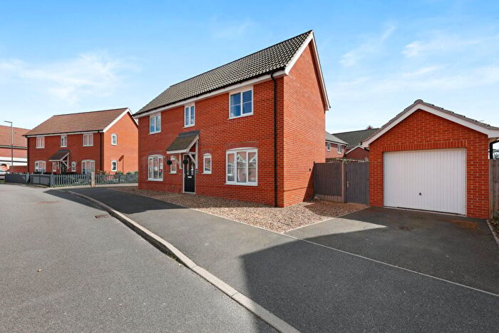 4 Bedroom Detached House For Sale In Empire Walk, Alresford, Colchester, CO7