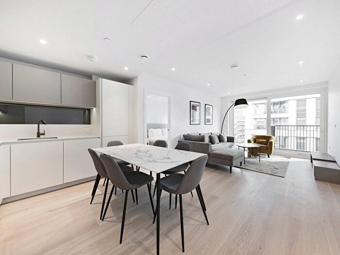 2 Bedroom Flat For Sale In Fairview House, Chelsea Creek, SW6