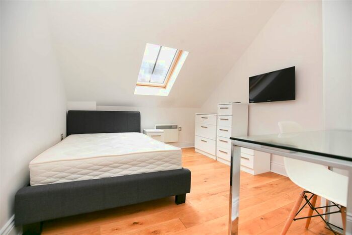 3 Bedroom Flat To Rent In Grainger Street, Newcastle Upon Tyne, NE1