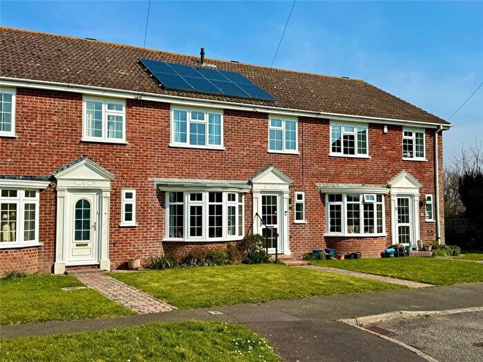 3 Bedroom House For Sale In Dolphin Place, Barton On Sea, Hampshire, BH25