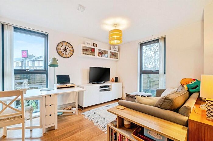 1 Bedroom Flat For Sale In Monson Road, London, SE14