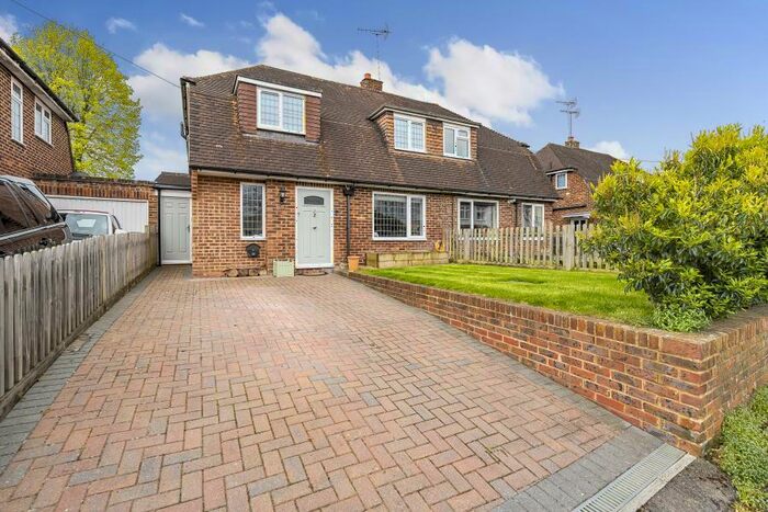 4 Bedroom Semi-Detached House To Rent In Horsell, GU21