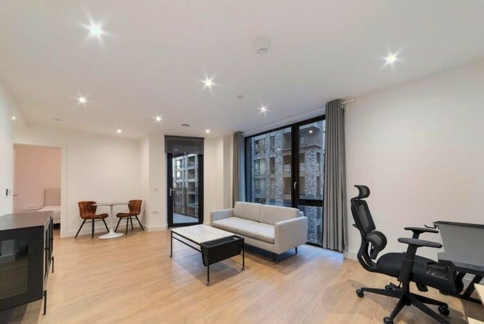 1 Bedroom Apartment To Rent In Aberfeldy Square, London, E14