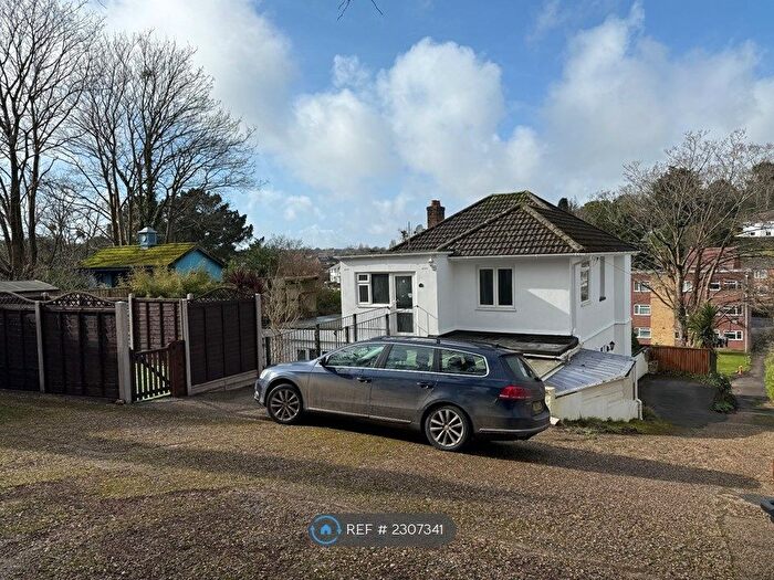 2 Bedroom Flat To Rent In Guest Avenue, Poole, BH12