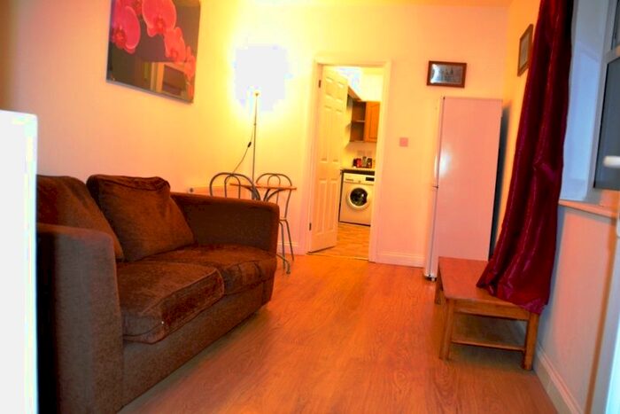 1 Bedroom Flat To Rent In Haunch Lane, Birmingham, B13