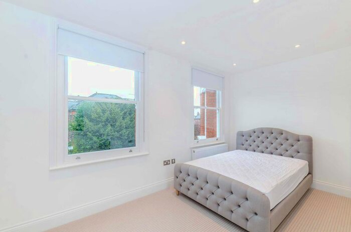 2 Bedroom Flat To Rent In Fordwych Road, West Hampstead, London, NW2