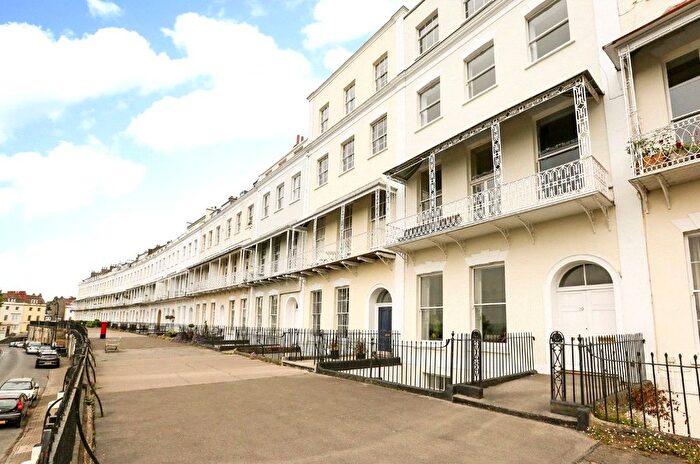 1 Bedroom Flat To Rent In Royal York Crescent, Bristol, Somerset, BS8
