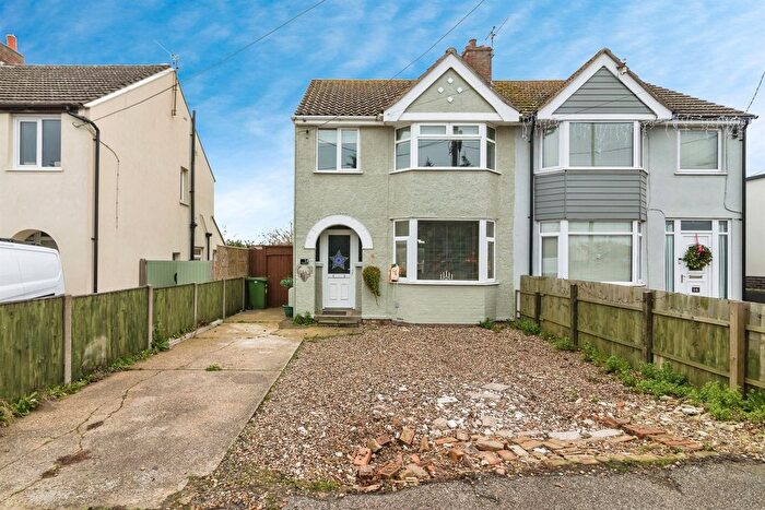 3 Bedroom Semi-Detached House For Sale In Colville Road, Lowestoft, NR33