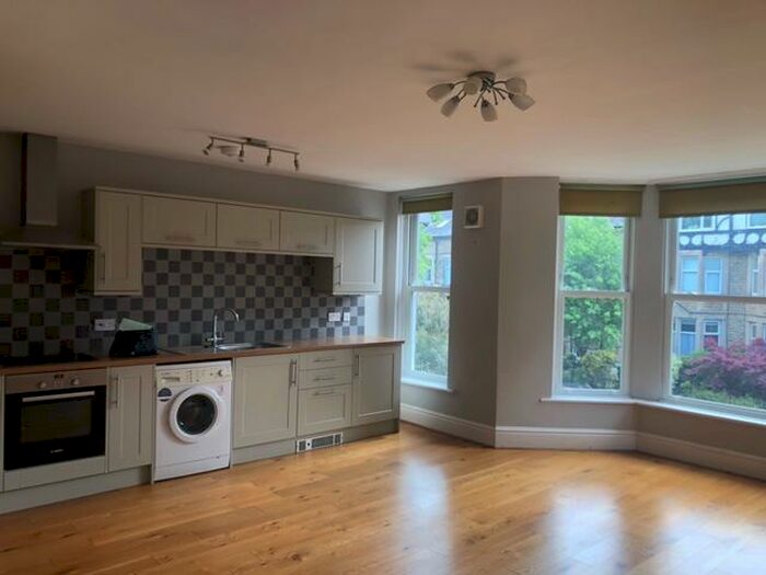 2 Bedroom Apartment To Rent In Dragon Parade, Harrogate, HG1