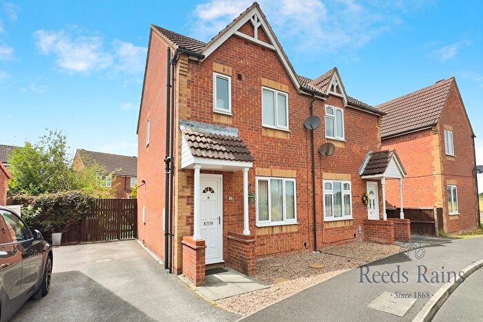 3 Bedroom Semi-Detached House For Sale In Peartree Close, Barlby, Selby, North Yorkshire, YO8