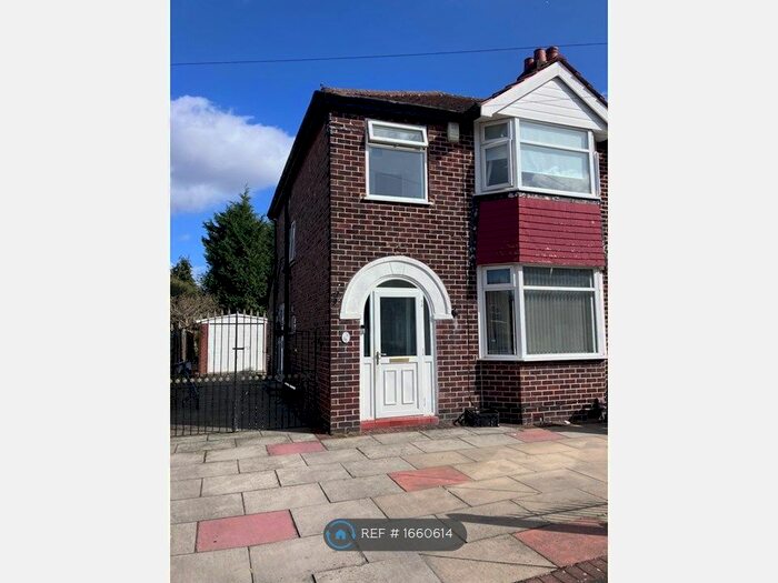 3 Bedroom Semi-Detached House To Rent In Langham Grove, Cheshire, WA15