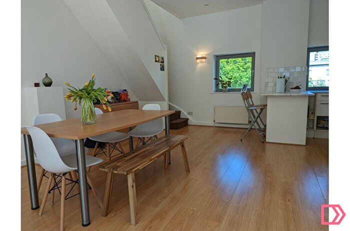 4 Bedroom Flat To Rent In Hutchings Wharf, London, E14