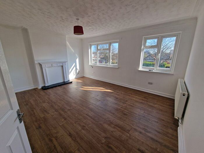 3 Bedroom Flat To Rent In Rochford Road, Southend-On-Sea, SS2