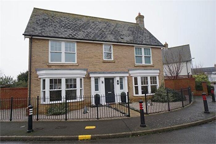 4 Bedroom Detached House To Rent In Wellhouse Avenue, West Mersea, CO5